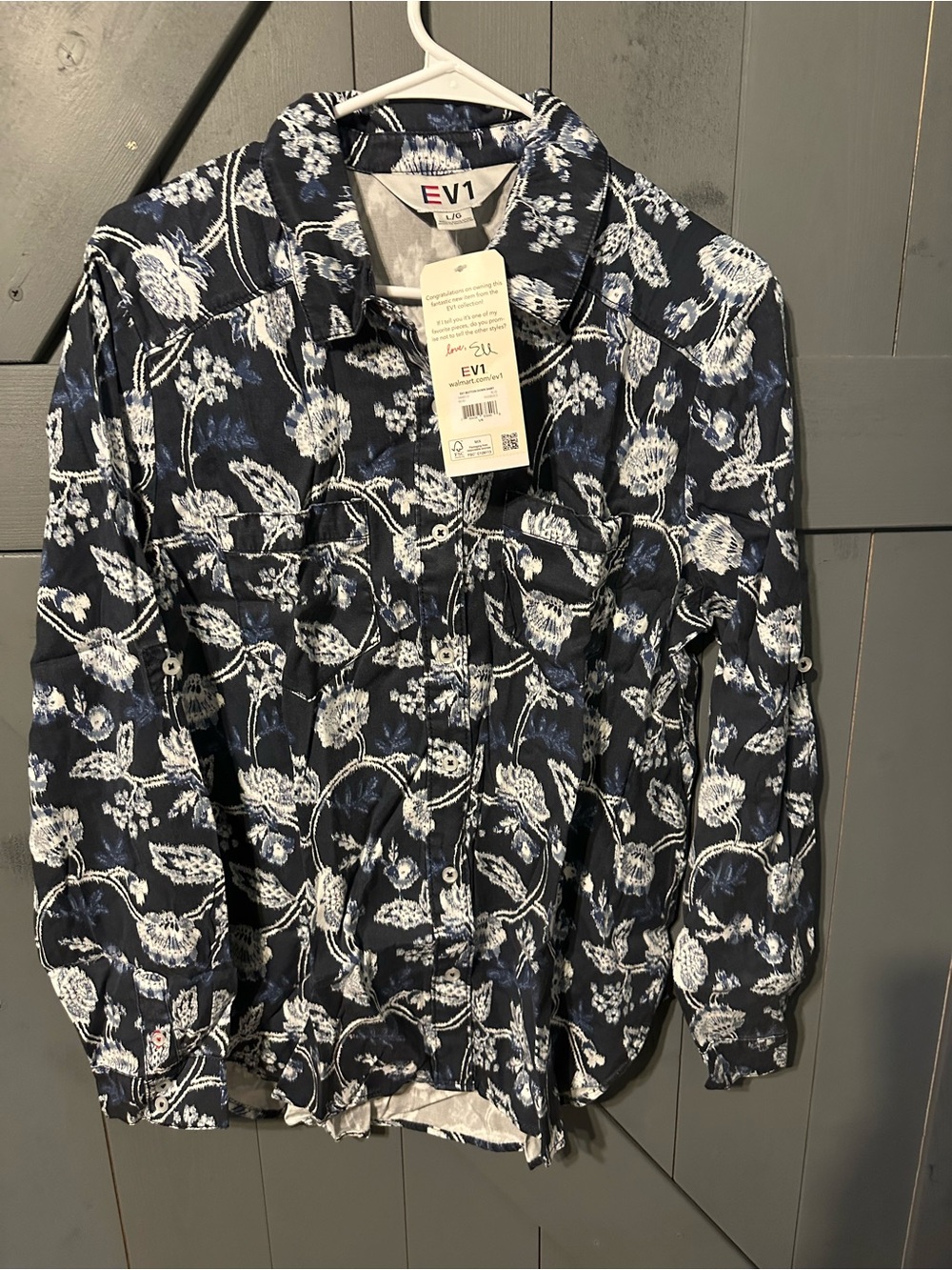 NWT EV1 Ellen DeGeneres Floral Button Down Utility Shirt | Navy & White Size L